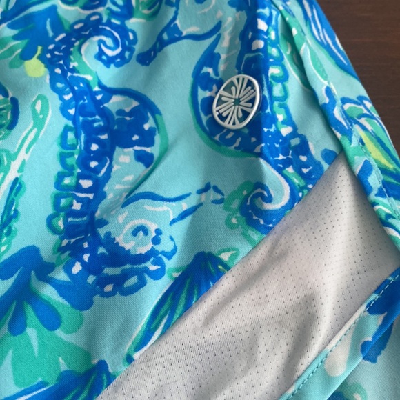 Lilly Pulitzer luxletic mermaid shorts - Picture 3 of 10